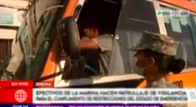 La Marina controla el pase de vehículos y transeúntes. La Marina controla el pase de vehículos y transeúntes.