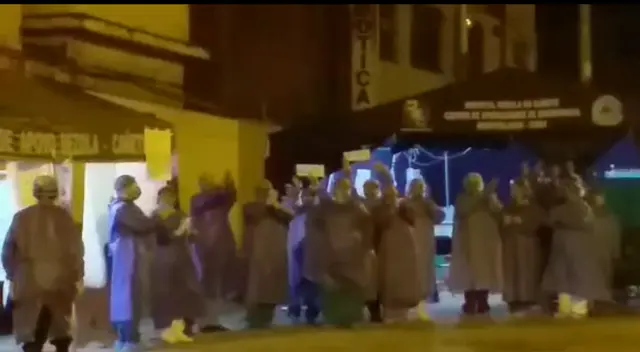 Bomberos sorprenden al personal médico. Bomberos sorprenden al personal médico.