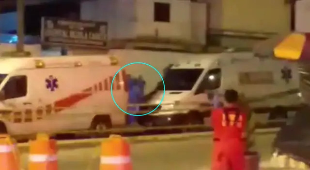 Bomberos sorprenden al personal médico. Bomberos sorprenden al personal médico.