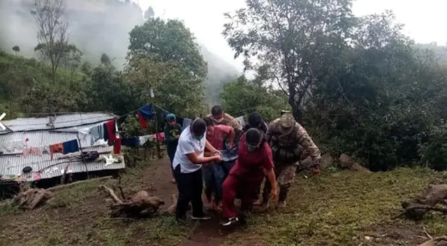 Auxilian a mujer que dio a luz en Piura.