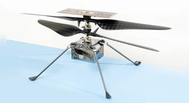 El helicóptero de 1,8 kilos (4 libras) es impulsado por energía solar, informó la NASA. El helicóptero de 1,8 kilos (4 libras) es impulsado por energía solar, informó la NASA.