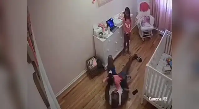 Los internautas los calificaron como "Papá héroe", pero otros usuarios lo tildaron de irresponsable por no cuidar a sus hijas.