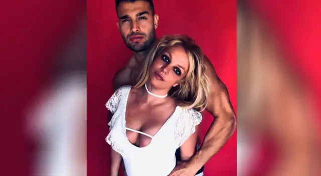 Britney junto a su novio.