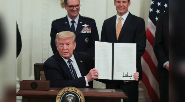 Trump añadió que no tenía autorización de dar más detalles sobre la confidencial información de la Dirección Nacional de Inteligencia sobre el origen del covid-19. Trump añadió que no tenía autorización de dar más detalles sobre la confidencial información de la Dirección Nacional de Inteligencia sobre el origen del covid-19.