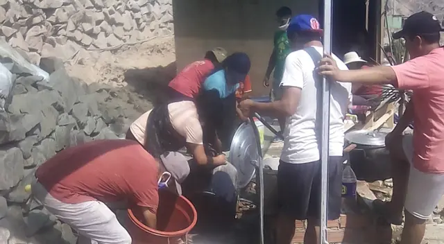 Vecinos de VMT realizan olla común. Vecinos de VMT realizan olla común.