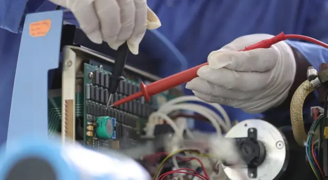 Mandatario supervisó reacondicionamiento de respiradores mecánicos en Las Palmas. Mandatario supervisó reacondicionamiento de respiradores mecánicos en Las Palmas.