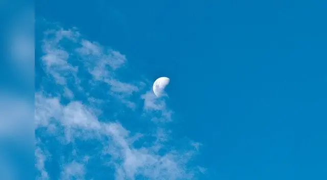 Luna en el cielo de Lima Luna en el cielo de Lima