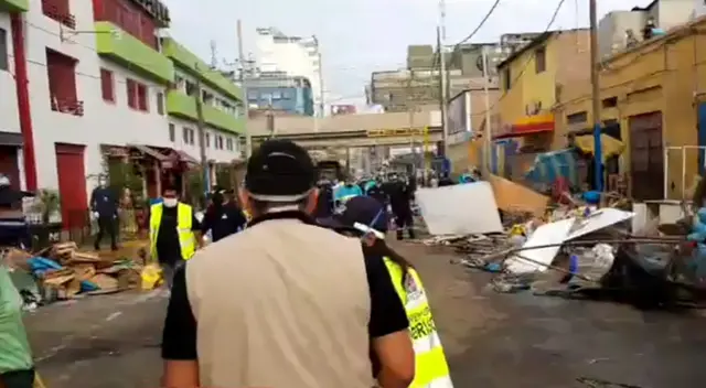 Realizan trabajos de desinfección ante COVID-19.