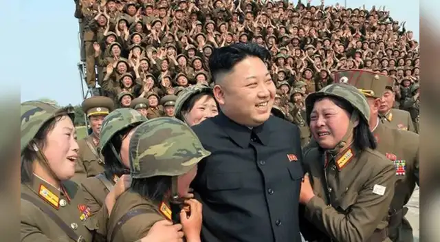 Las adolescentes son sacadas de las escuelas para ser explotadas sexualmente, según The Sun. Las adolescentes son sacadas de las escuelas para ser explotadas sexualmente, según The Sun.