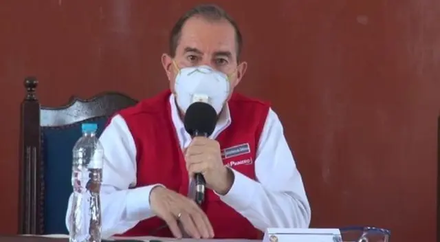 El ministro también cuestionó a los médicos y enfermeras que abandonaron sus puestos de labores. El ministro también cuestionó a los médicos y enfermeras que abandonaron sus puestos de labores.