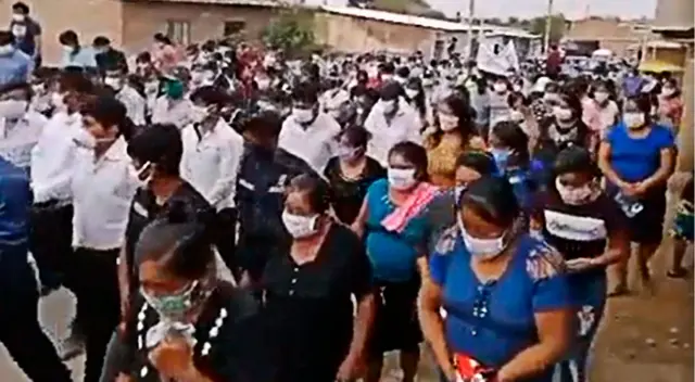 Decenas de personas acudieron en el sepelio del alcalde del Centro Poblado de Casagrande