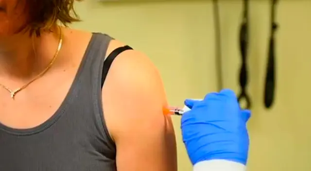 La OMS indica que la disponibilidad de las vacunas es probable que sea restringida después de un año.