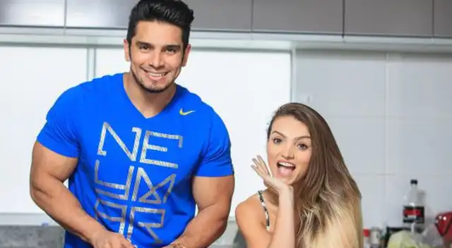 La ex chica reality reveló si está realmente esperando a su primer bebé. La ex chica reality reveló si está realmente esperando a su primer bebé.