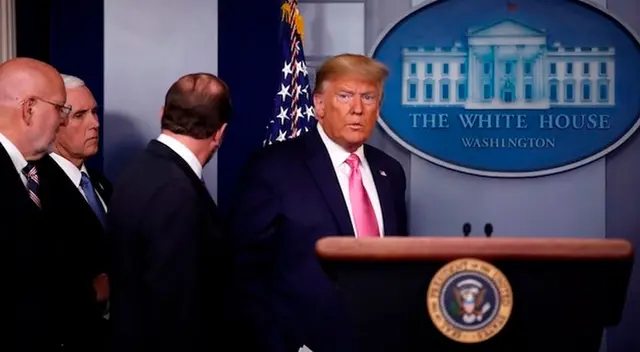 Donald Trump, ingresando a la conferencia de prensa en la Casa Blanca. Donald Trump, ingresando a la conferencia de prensa en la Casa Blanca.