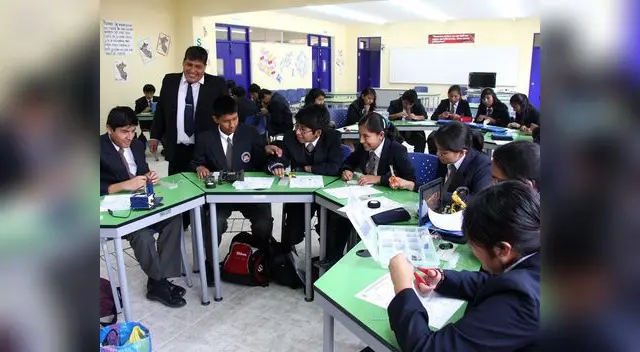 Se habilitará desde el 8 de mayo un aplicativo donde los padres de familia pueda realizar el trámite del traslado de sus menores a los colegios públicos. Se habilitará desde el 8 de mayo un aplicativo donde los padres de familia pueda realizar el trámite del traslado de sus menores a los colegios públicos.