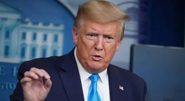 Donald Trump se resiste al uso de mascarillas en público. Donald Trump se resiste al uso de mascarillas en público.