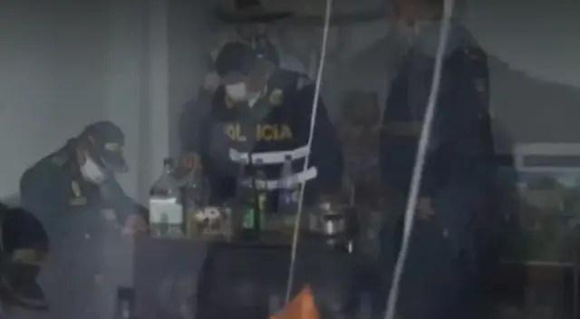 Policías no respetan toque de queda en Cajamarca.