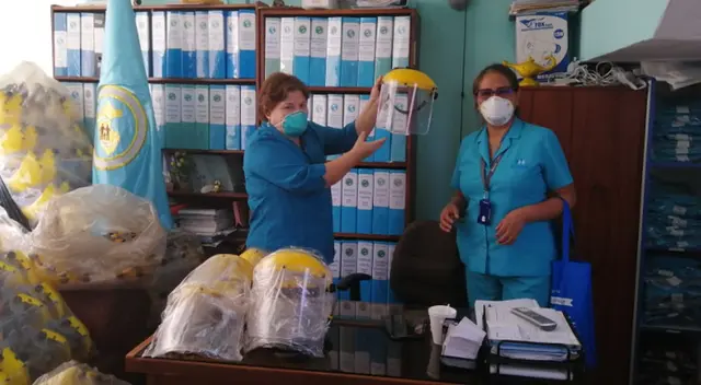 Enfermeras se costean sus propios equipos de bioseguridad. Enfermeras se costean sus propios equipos de bioseguridad.