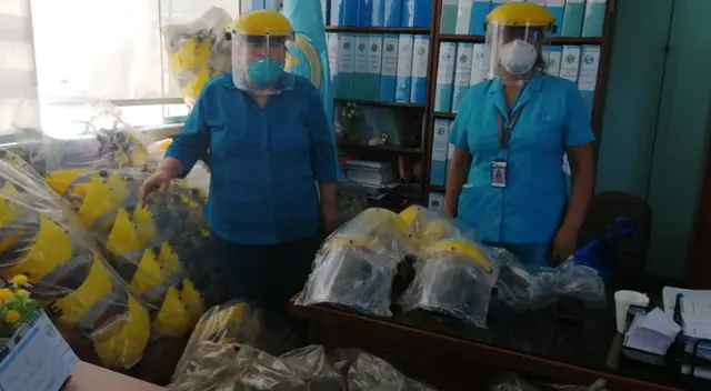 Enfermeras se costean sus propios equipos de bioseguridad. Enfermeras se costean sus propios equipos de bioseguridad.