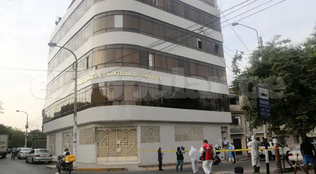 Enfermera de 33 años falleció por suicidio esta tarde en San Juan de Lurigancho. Enfermera de 33 años falleció por suicidio esta tarde en San Juan de Lurigancho.