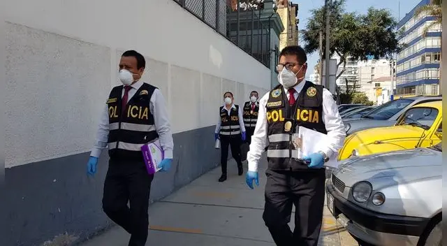 Hasta la sede de la Contraloría llegó peritos de la PNP. Hasta la sede de la Contraloría llegó peritos de la PNP.