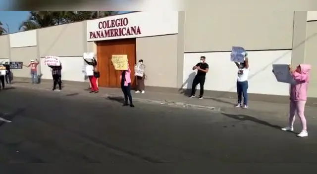 Colegio no resuelve las demandas de los padres de familia.