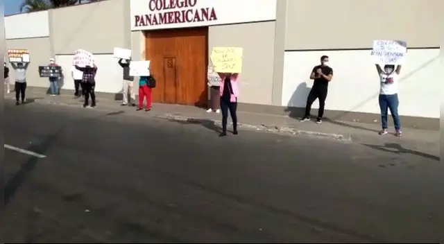 Colegio no resuelve las demandas de los padres de familia.