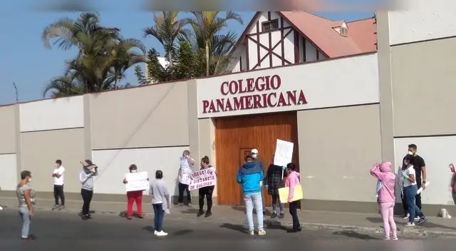 Colegio no resuelve las demandas de los padres de familia.