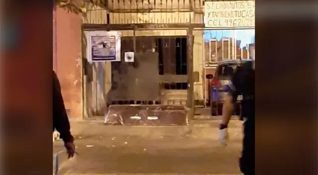 Abandonan ataud en plena vía publica Abandonan ataud en plena vía publica