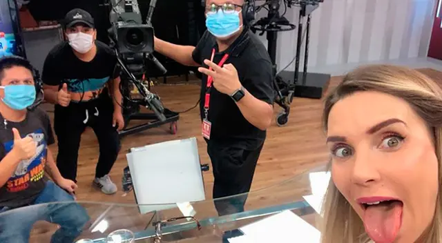 Juliana Oxenford y producción ATV Juliana Oxenford y producción ATV