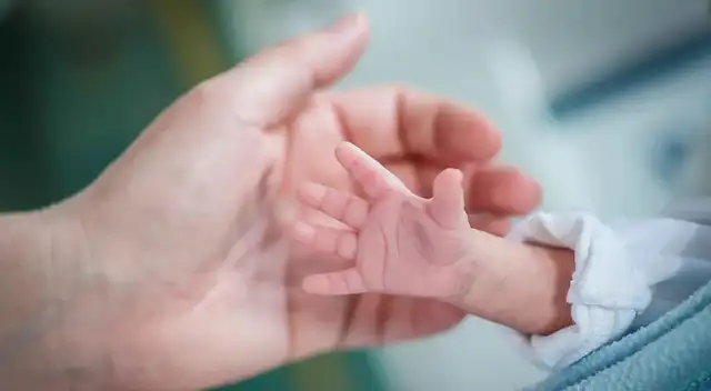 La recién nacida contagiada con coronavirus se encuentra en buen estado de salud.