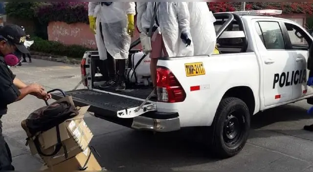 Serenos capturaron a estos sujetos cuando estaban ofreciendo el servicio de fumigación. Serenos capturaron a estos sujetos cuando estaban ofreciendo el servicio de fumigación.