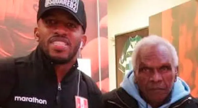 Jefferson Farfán se tomó un selfie con Perico León, el mejor 9 de la historia del Perú. Jefferson Farfán se tomó un selfie con Perico León, el mejor 9 de la historia del Perú.