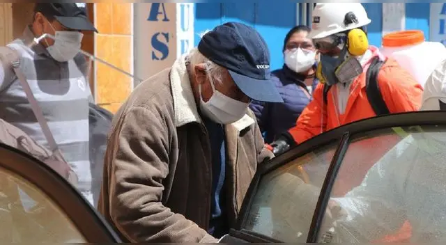 La Dirección Regional de Salud de Pasco  entregó certificados médicos a las personas que estuvieron en cuarentena en hotel.