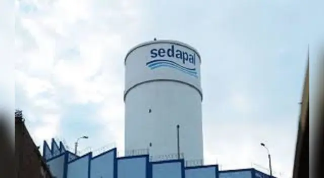 Sedapal se está encargando de limpizar el aniego en la urbanziación Jardines en San Juan de Lurigancho.