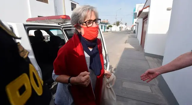 Susana Villarán llegó a su domicilio ubicado en Lurín.