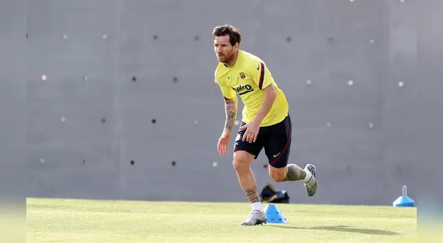 Messi en pleno entrenamiento en Barcelona