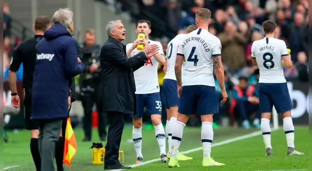 El técnico portugués Mourinho volvió a tener un enfrentamiento con la prensa.