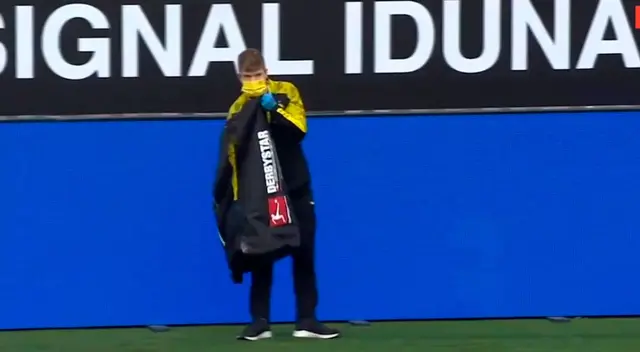 Recogepelotas deben estar distanciados utilizando guantes y mascarillas.