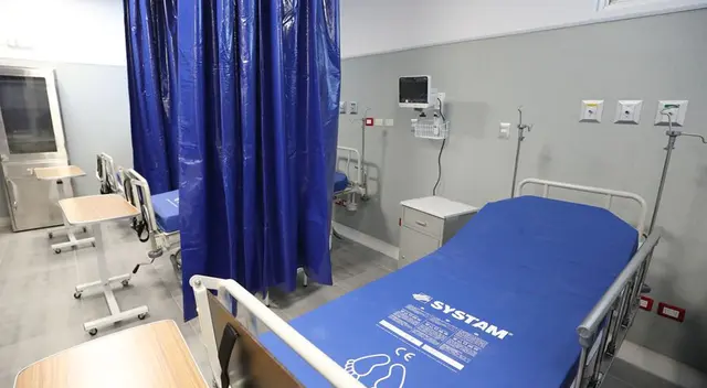 La planta de oxígeno ha sido otorgada por una empresa privada. La planta de oxígeno ha sido otorgada por una empresa privada.