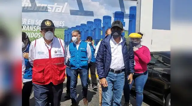 Ministro de Transporte y Comunicaciones, Carlos Lozada, anunció que se enviará a La Libertad cinco respiradores mecánicos para los pacientes con Covid-19. Ministro de Transporte y Comunicaciones, Carlos Lozada, anunció que se enviará a La Libertad cinco respiradores mecánicos para los pacientes con Covid-19.