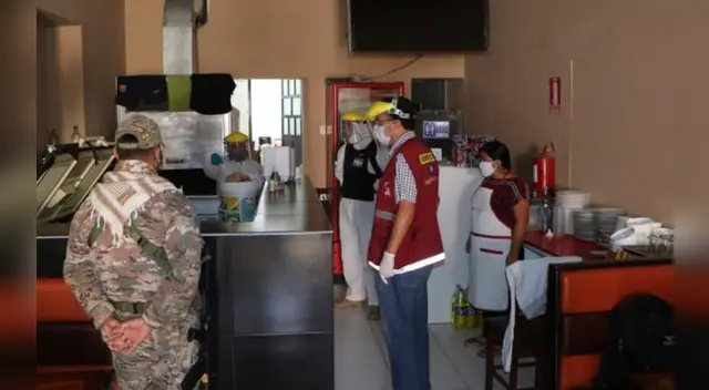 El establecimiento de comida fue multado por la Municipalidad de Pacasmayo.