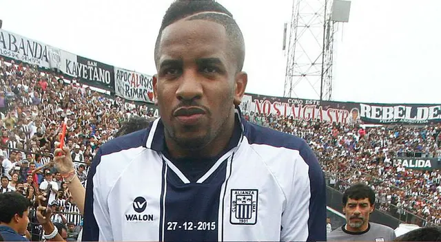 Jefferson Farfán le dio a Alianza Lima 3 títulos (2001, 2003 y 2004). Jefferson Farfán le dio a Alianza Lima 3 títulos (2001, 2003 y 2004).