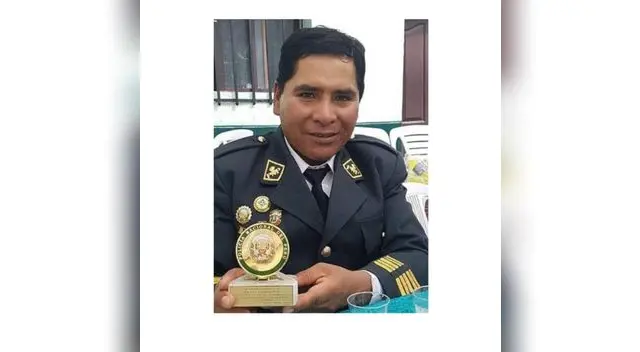 El oficial PNP Moisés Vidal Huamán Pari estuvo una semana en una clínica tras ser agredido por un sujeto. El oficial PNP Moisés Vidal Huamán Pari estuvo una semana en una clínica tras ser agredido por un sujeto.