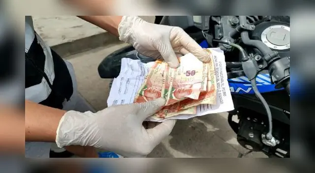 Policía fue descubierto recibiendo una coima Policía fue descubierto recibiendo una coima