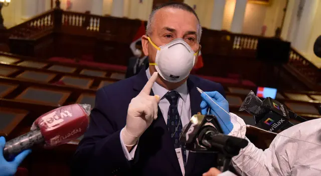 Daniel Urresti asegura que las gratificaciones que reciben los legisladores es algo insultante.