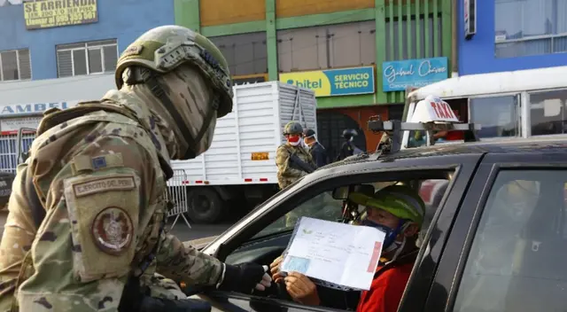 Pase vehicular: Las Fuerzas Armadas y la Policía Nacional realizan operativos todos los días. Debes presentar tu pase para evitar multas.