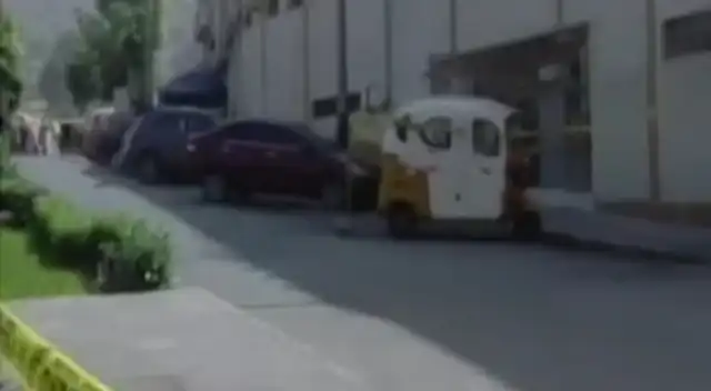 Mujer muere dentro de mototaxi en Chosica. Mujer muere dentro de mototaxi en Chosica.