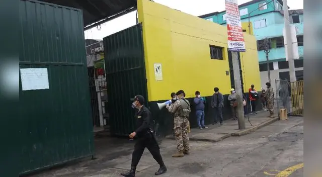 El alcalde de La Victoria manifestó que los comerciantes del Mercado de Frutas optaron por cerrar la   atención al público hasta que se cumpla las medidas de bioseguridad de Covid-19.