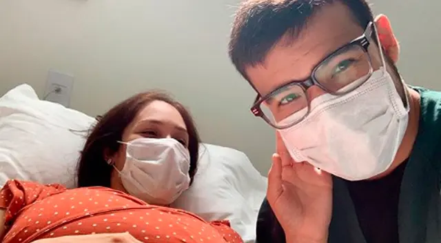 El cantante Ezio Oliva utilizó su cuenta de Instagram para dar a conocer la noticia de la bienvenida de su segunda hija con Karen Schwarz. El cantante Ezio Oliva utilizó su cuenta de Instagram para dar a conocer la noticia de la bienvenida de su segunda hija con Karen Schwarz.